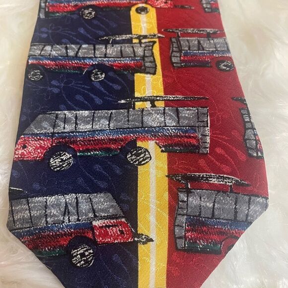 MAKE A WISH FOUNDATION Mens Silk Neck Tie Designed by 9 y/o Cancer Patient Amy - Picture 1 of 8
